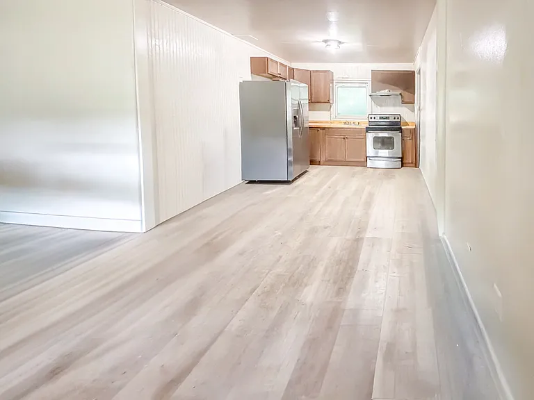 2235 N Whitehill Dr — Photo 2