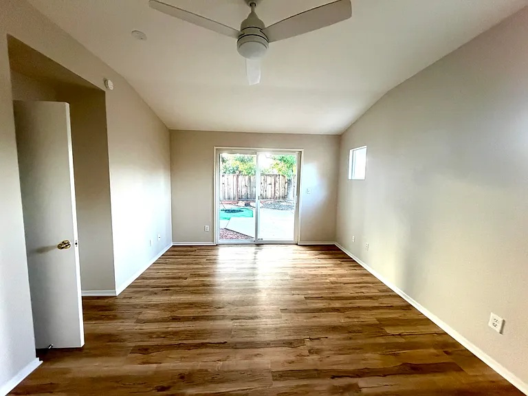 4901 Hillridge Way — Photo 18