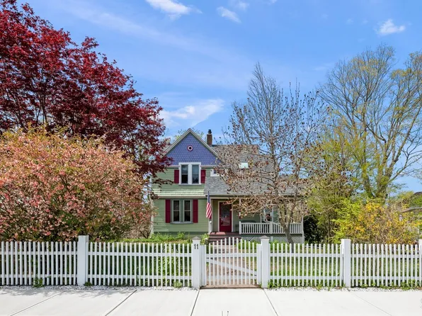 11 Plains Road, East Haddam, CT 06469