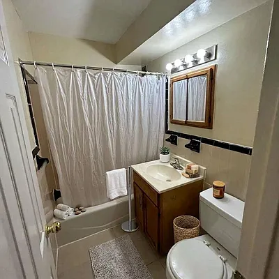 Bathroom, photo 1