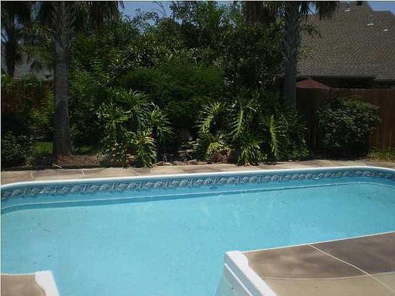 5th image of 403 Mill Pond Dr