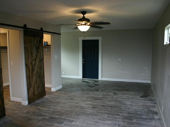 4th image of 4076 Fairbanks Dr
