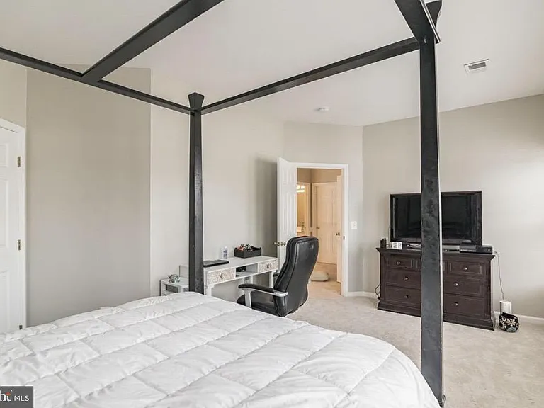 7011 Stone Inlet Dr — Photo 21