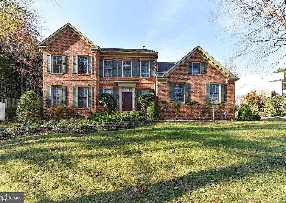 1st image of 8608 Woodland Heights Ct