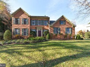 8608 Woodland Heights Ct, Alexandria, VA 22309