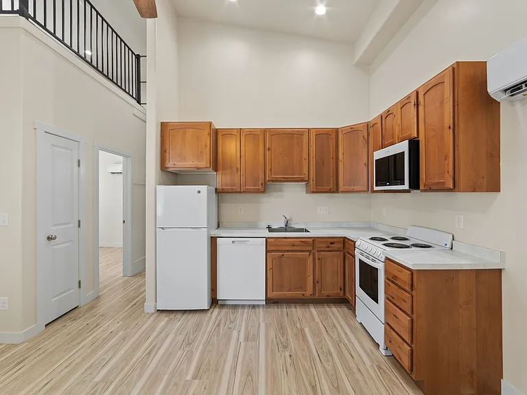 2158 E Bonnies Way — Photo 6