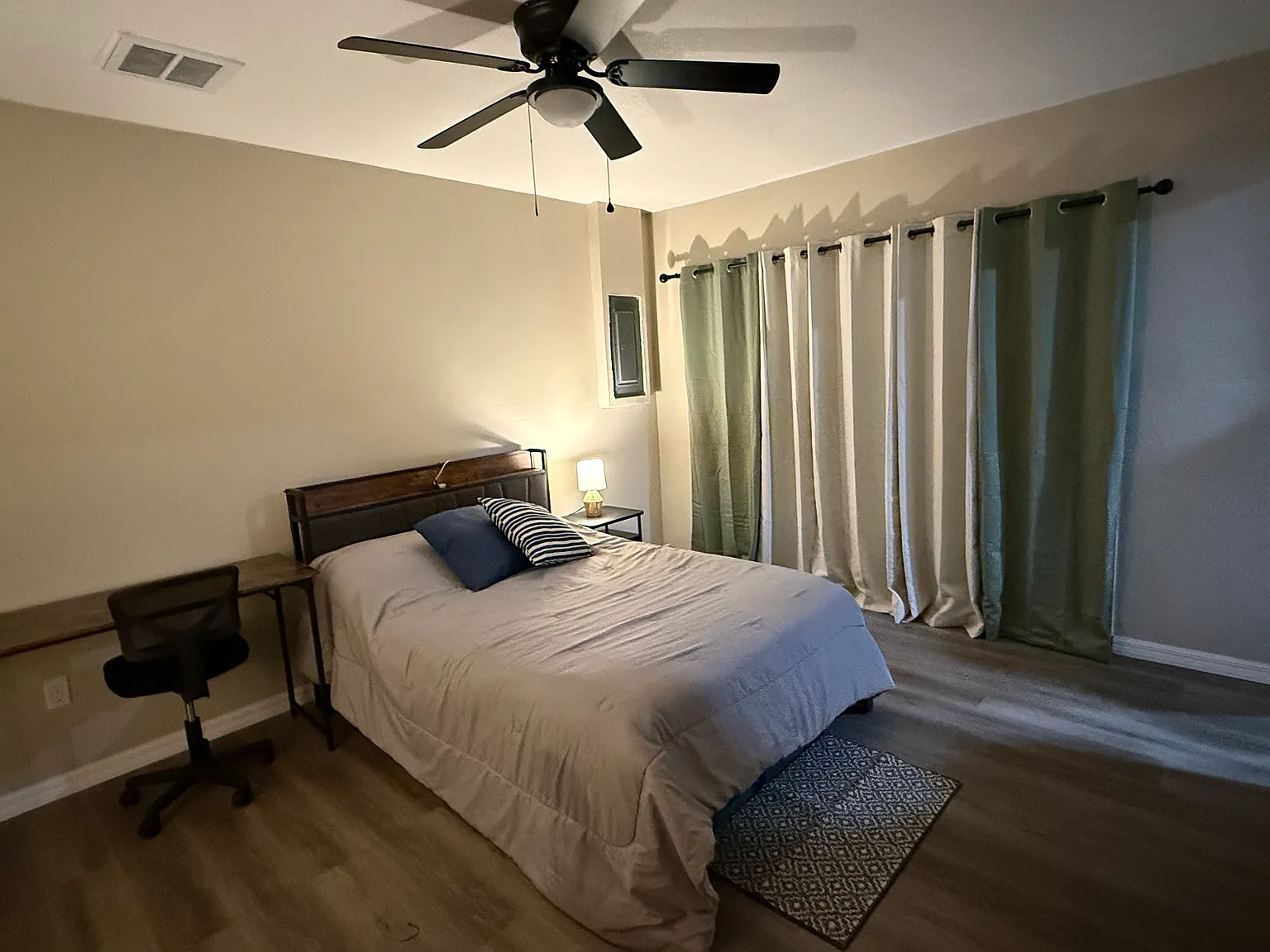 102 Shore Dr E — Photo 3