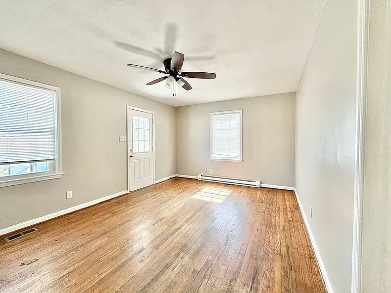 1006 E Side Dr — Photo 11