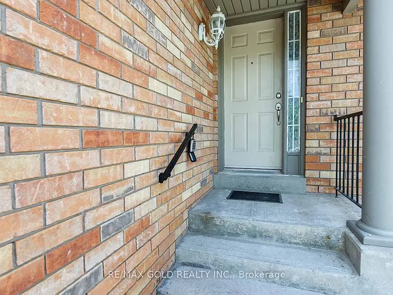 35 Needlewood Ln — Photo 2