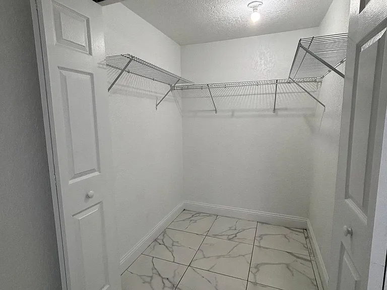 Skyview Dr — Photo 7