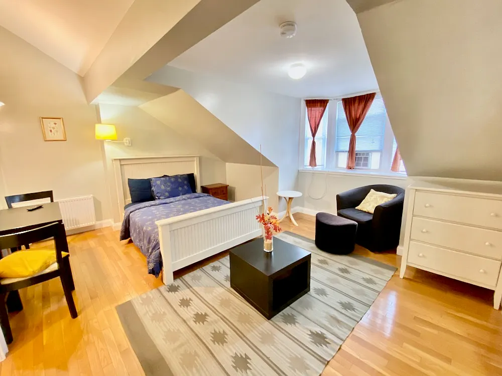 Studio, 499 sqft, $2,600 — Photo 1
