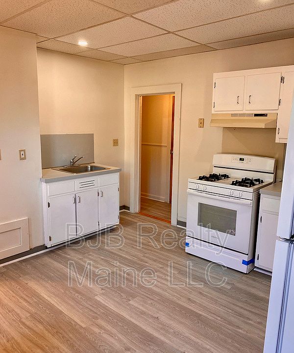 1st image of 596 Preble St APT 4