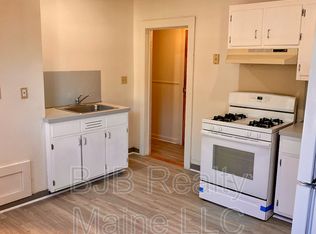 596 Preble St APT 4, Cape Elizabeth, ME 04107