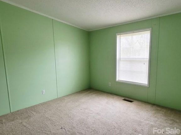 3rd image of 1276 Forest Ridge Rd