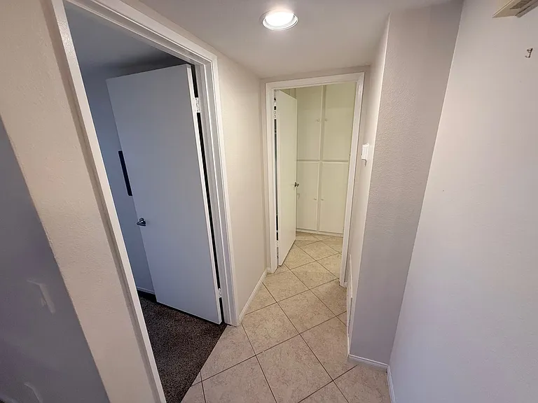 2035 Lakeridge Cir #101 — Photo 10