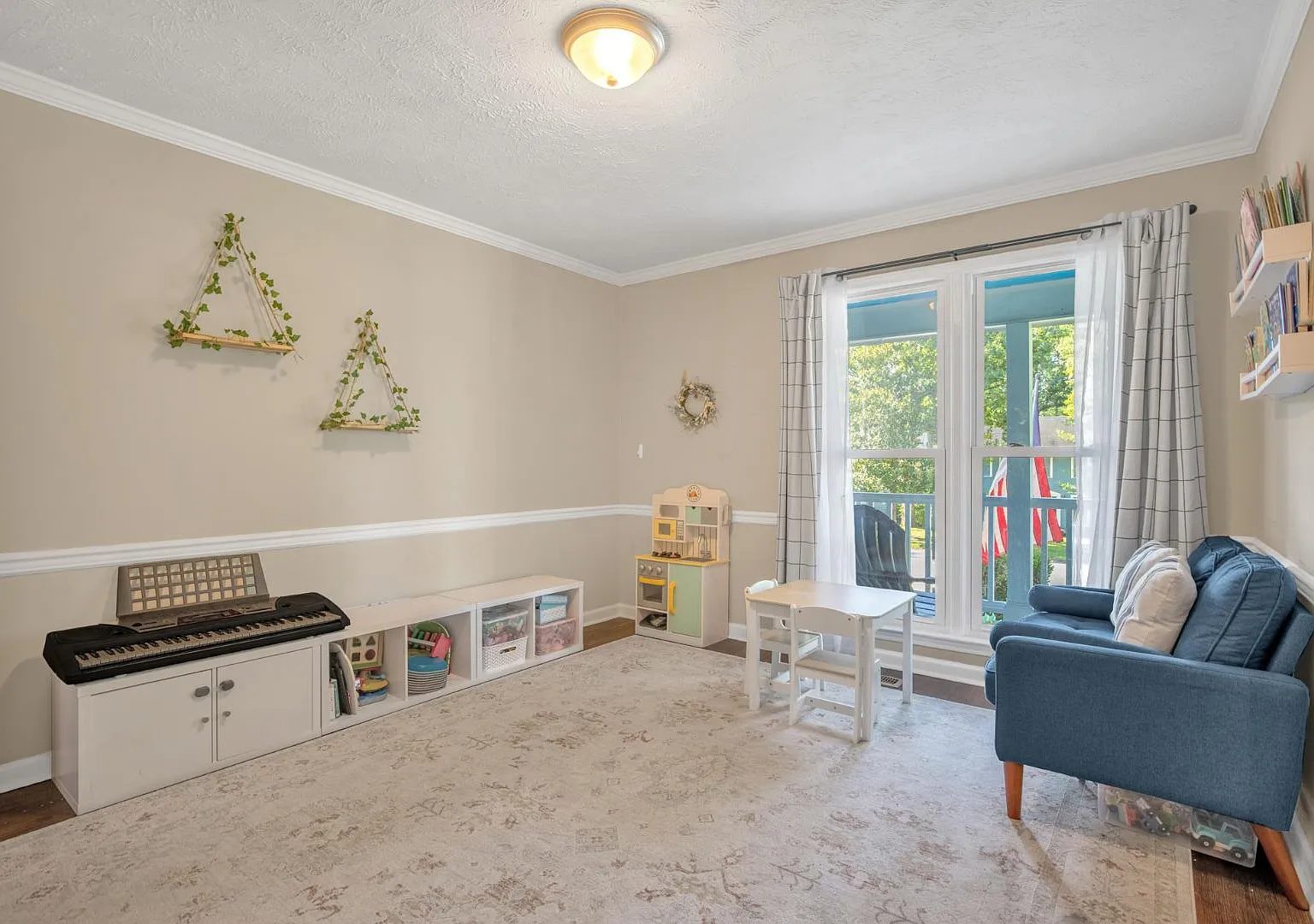 608 Georgetown Cir — Photo 3