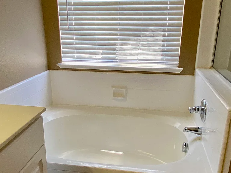 1422 Parkington Ln — Photo 22