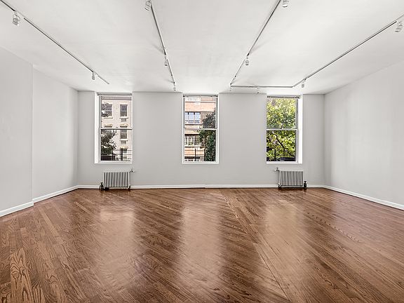 4th image of 212 W 15th St Unit Penthouse
