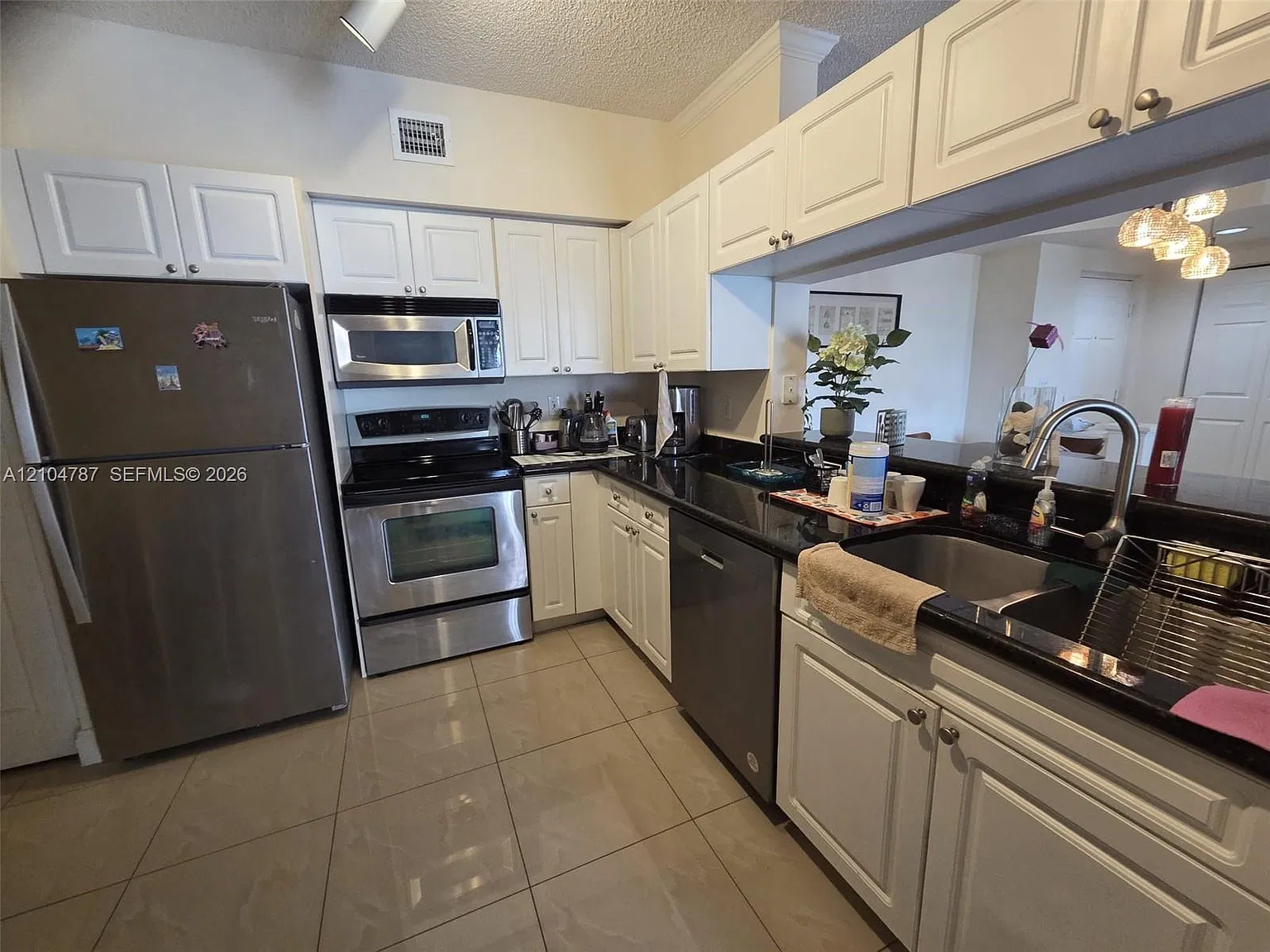 Porto Bellagio Condo — Photo 2