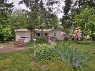 33 Pinehurst Dr, East Windsor, NJ 08512