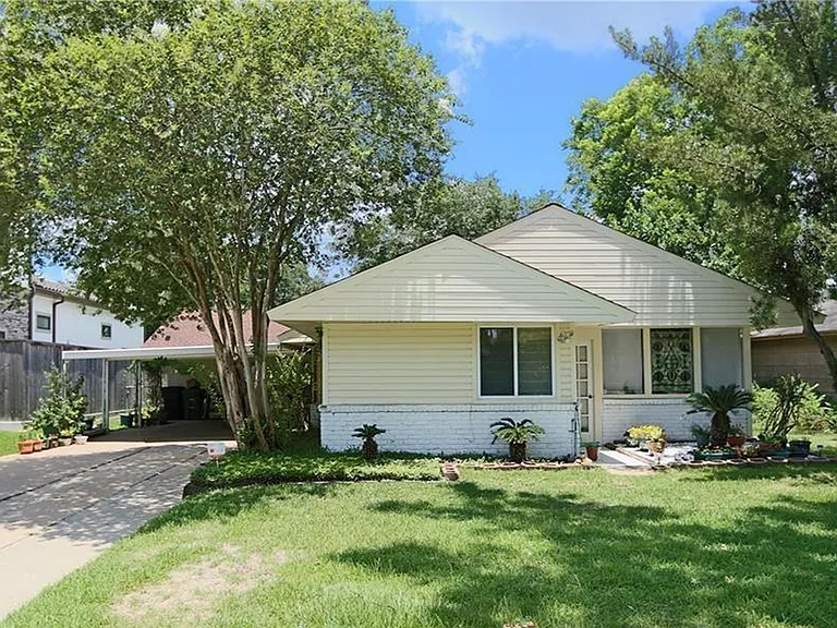 3210 Cloverdale St — Photo 4