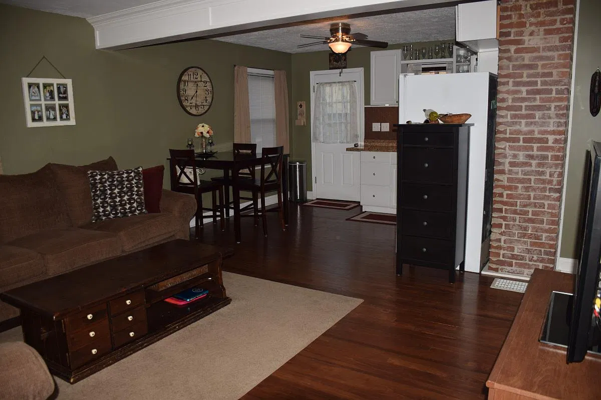 1644 Rhoda Avenue — Photo 4