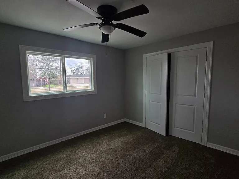 8654 Tilgham St — Photo 16