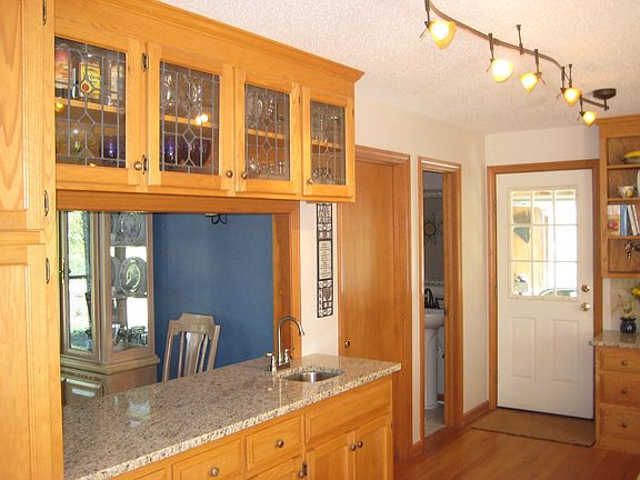 Kitchen/Wet Bar