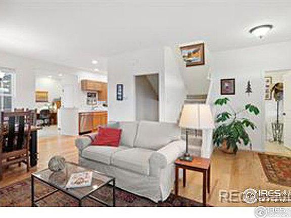 3rd image of 4290 N Meadows Dr