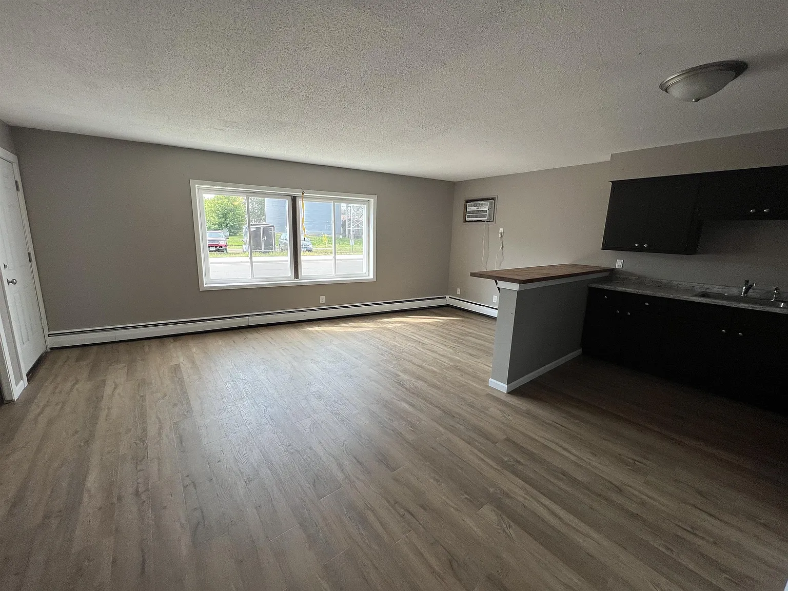 74 Birch Ave S - 4 — Photo 3