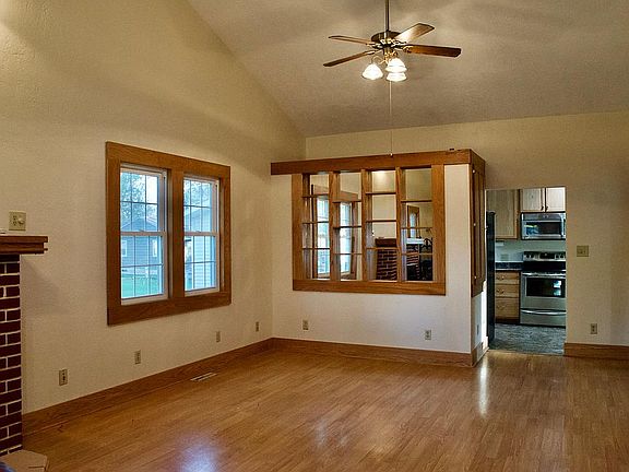 5th image of 901 11th St