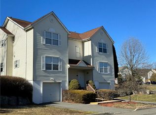 300 Gazebo Ct, New Windsor, NY