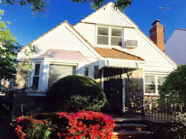 14412 68th Rd, Flushing, NY 11367
