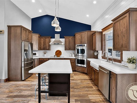 3rd image of 5489 Powmer Rd