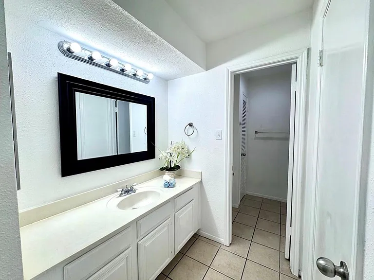 9901 Sharpcrest St #M6 — Photo 18