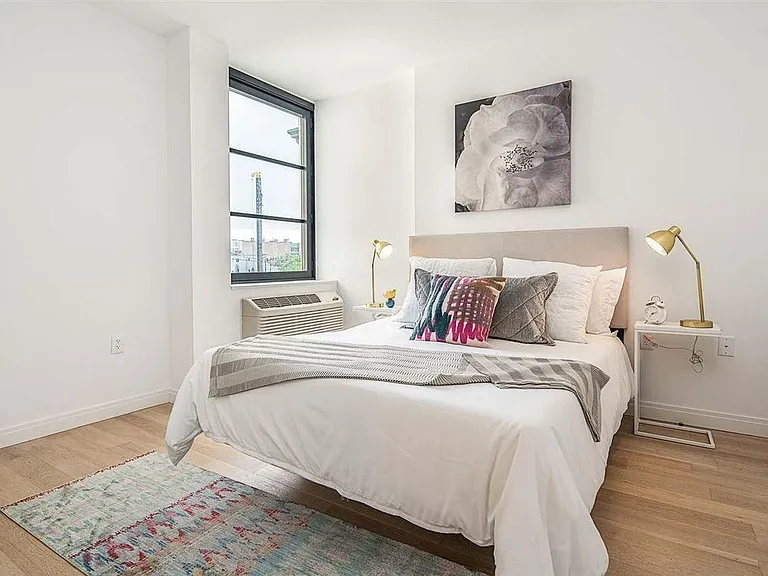 162 1st St #301 — Photo 3