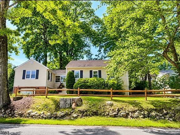 4th image of 501 Diamond Spring Rd
