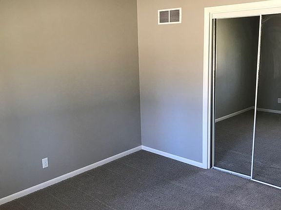 5th image of 433-435 E Woodlawn Pl