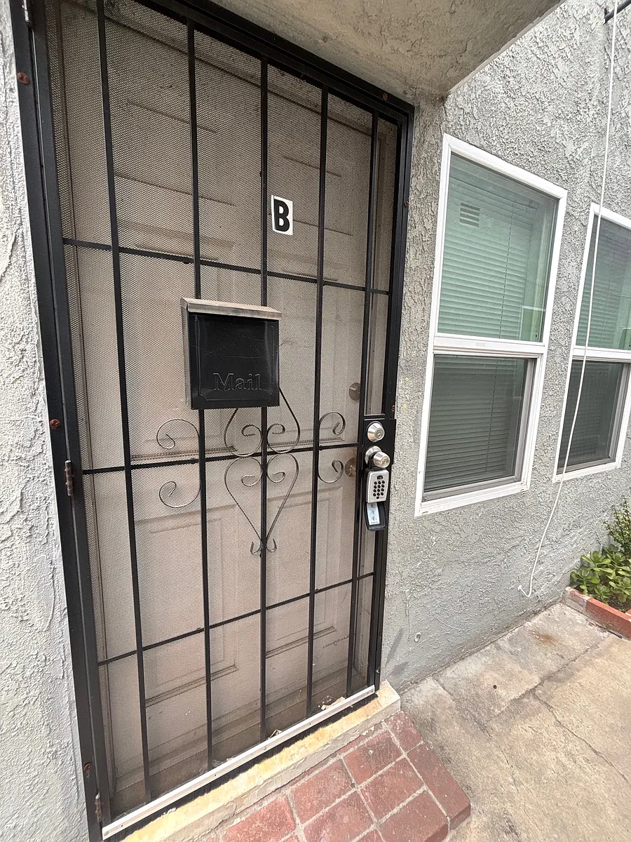 Building Photo - 6809 West Blvd #C