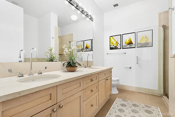 Rented by Compass | media 31