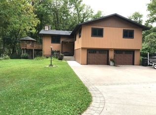 1427 Brookwood Dr, La Crescent, MN 55947