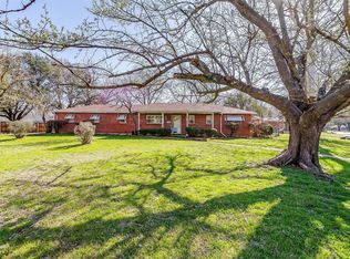 125 SE Robert St, Burleson, TX 76028