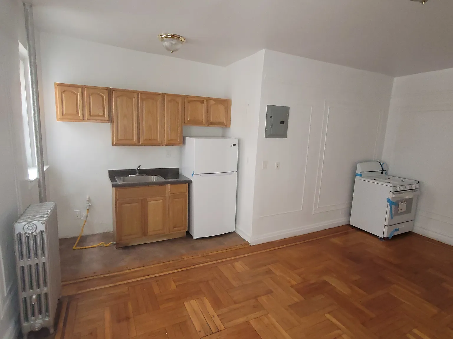Studio, 550 sqft, $1,709 — Photo 3