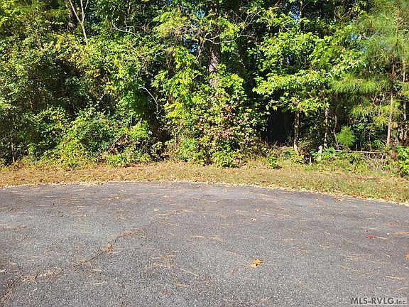 4th image of 19 Hundley Forest Dr