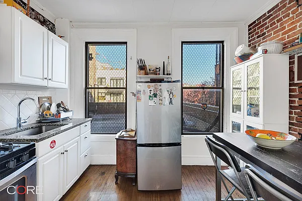 Rented by CORE | media 12