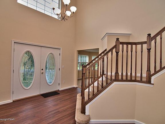 4th image of 209 Courtney Dr