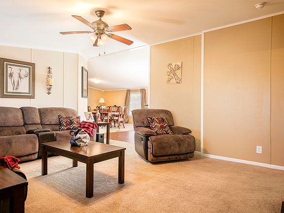 4th image of 1002 Oak Crest Dr