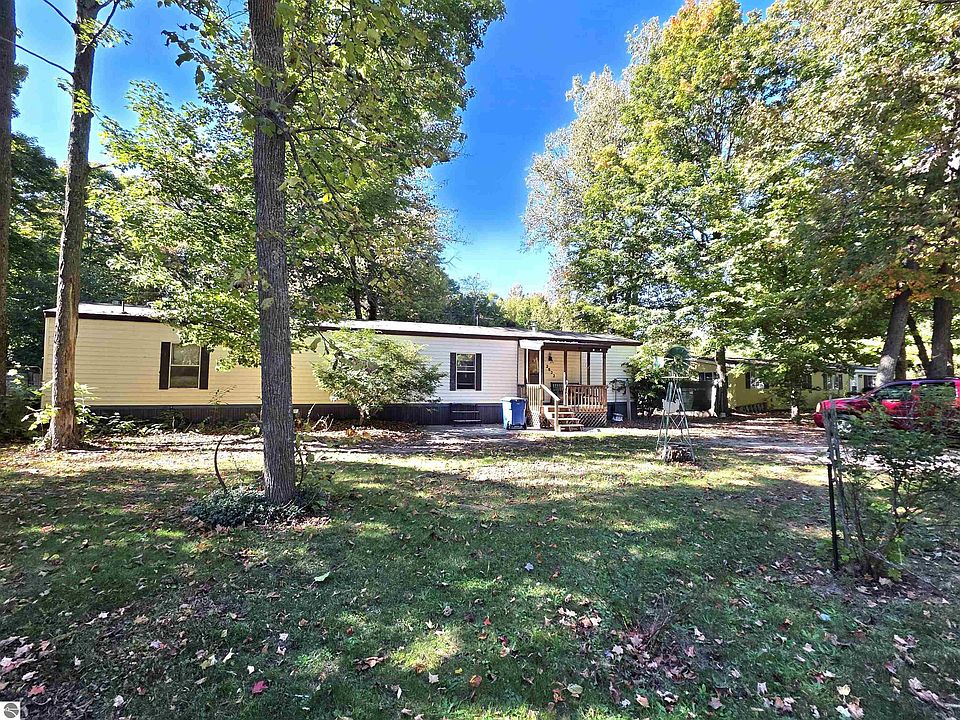 1st image of 2822 Ironwood Dr W
