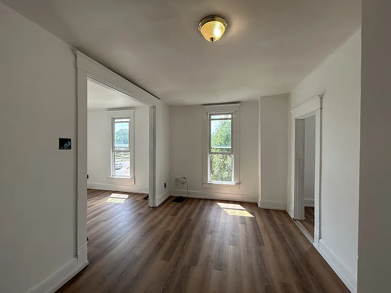 206 4th St #3 — Photo 13
