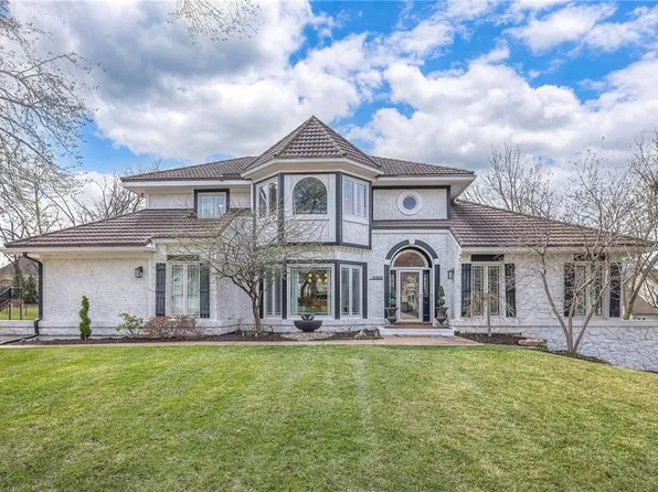 12508 Barton St, Overland Park, KS 66213